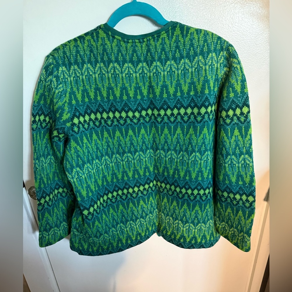 Icelandic Patterned Women's Cardigan - Picture 3 of 3